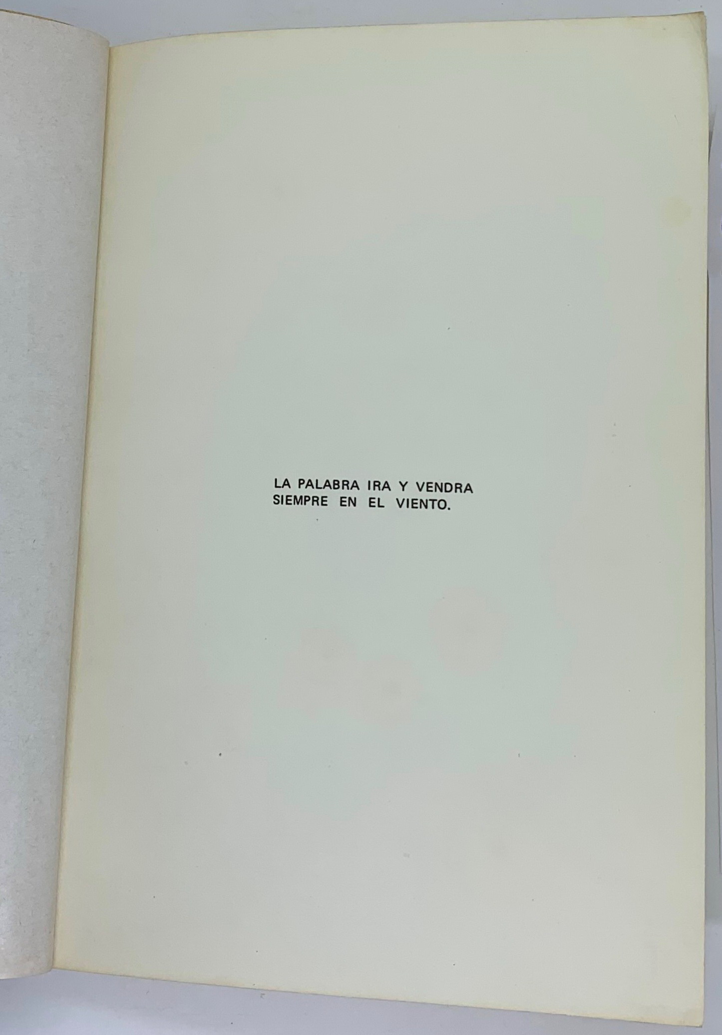 Antologia el Poeta y sus senales, Clementina Suarez