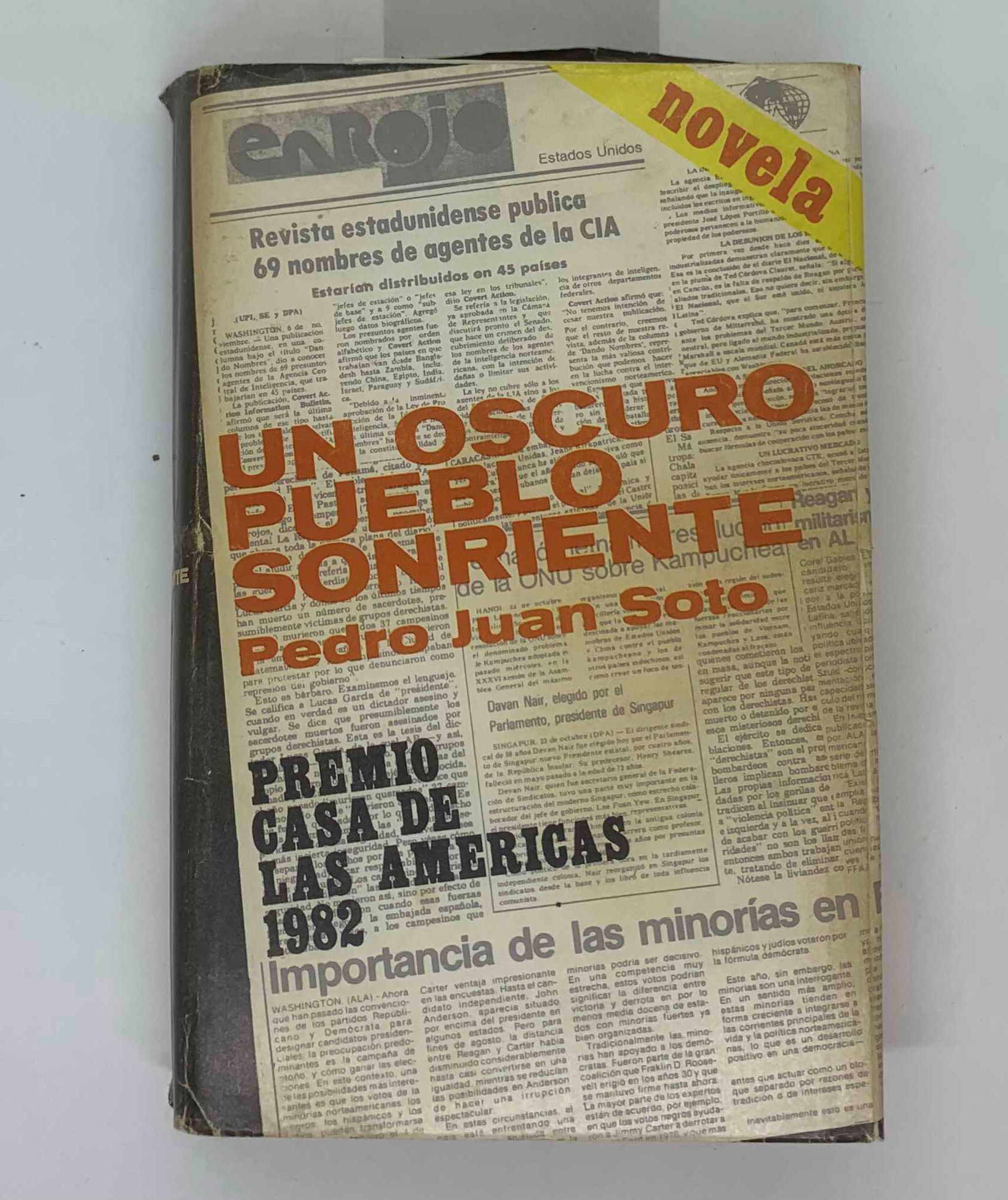 un oscuro pueblo sonriente